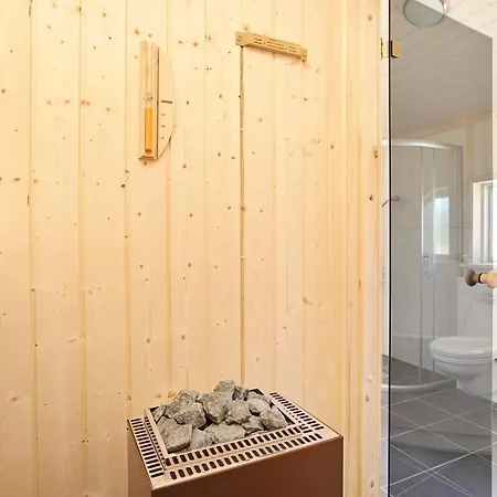 Ferienhaus Hearth And Sauna Retreat In